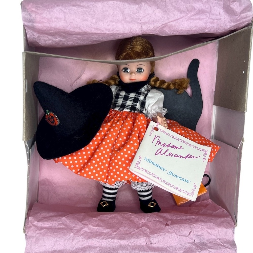 1990 Madame Alexander Wendy Greenville Halloween Special Doll w/ Cat, Hat & Bag